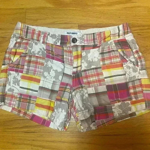 Women's Size 12 Old Navy Shorts - Picture 1 of 2